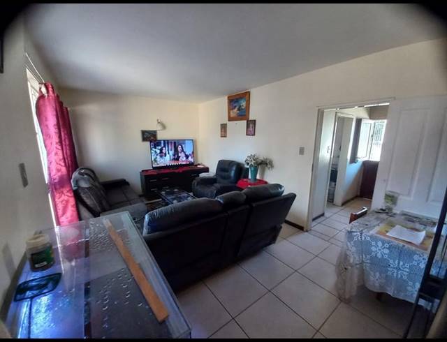 2 BEDROOM APARTMENT FOR SALE IN SASOLBURG EXT 2